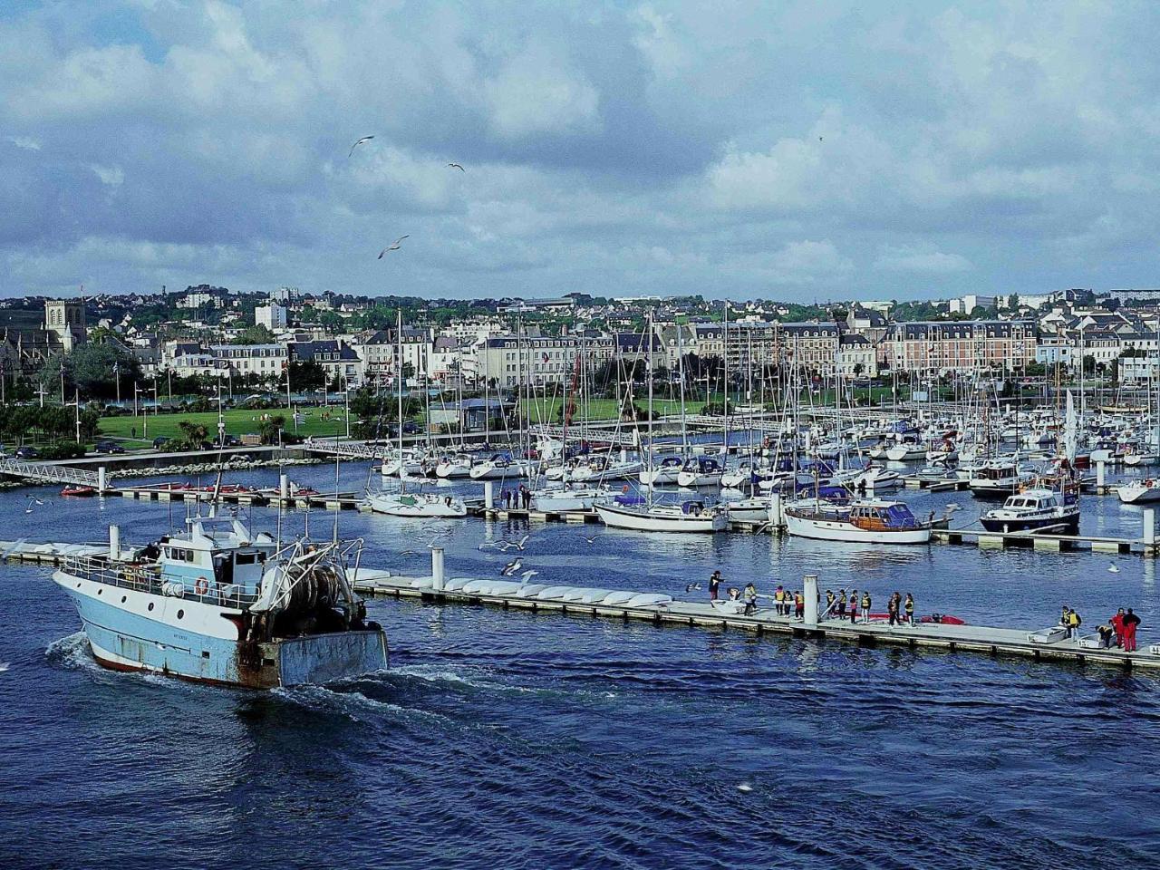 Fyl Good Ex Hotelf1 Cherbourg Tourlaville Bagian luar foto